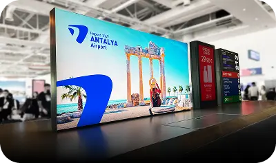Antalya havalimanı içi reklam alanlarında dikkat çekici reklamlar